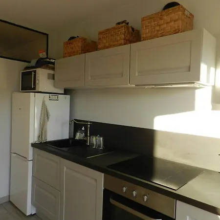 Studio Bormes-les-mimosas, 2 Pieces, 4 Personnes - Fr-1-713-142 *