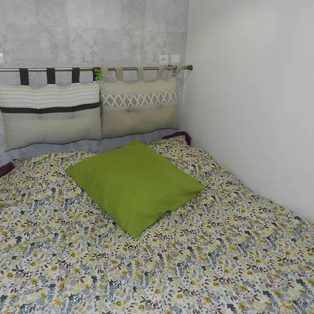 Studio Bormes-les-mimosas, 2 Pieces, 4 Personnes - Fr-1-713-142